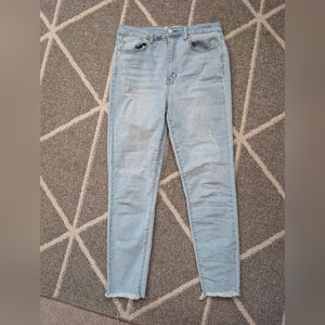 2 For $25 Harper Heritage Mid Rise Skinny Light Wash Distressed‎ Skinny Jeans
